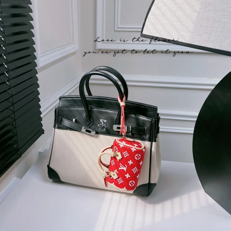 Louis Vuitton Ornaments Lightweight 270259