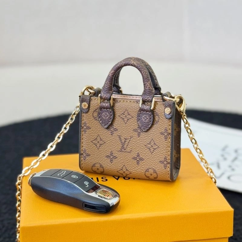 Fashionable Louis Vuitton Ornaments 269992