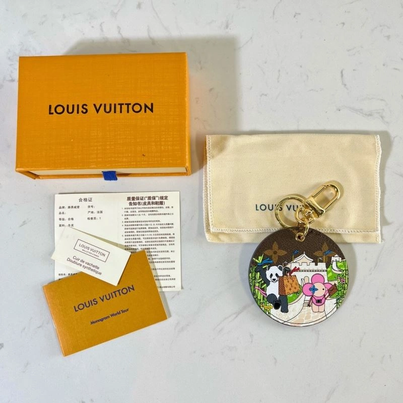 Compact Louis Vuitton Ornaments 269938