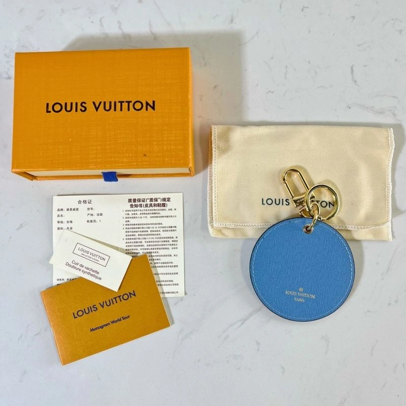 Compact Louis Vuitton Ornaments 269938