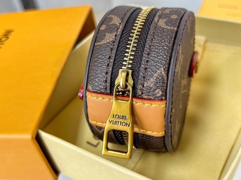 Louis Vuitton Ornaments Sleek 269936