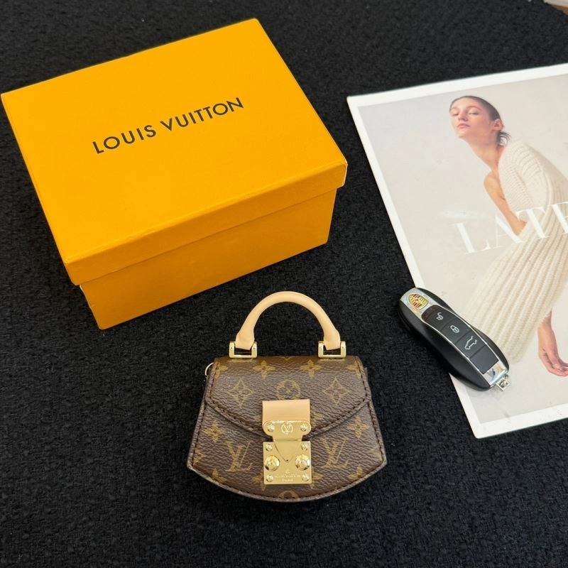 Louis Vuitton Ornaments Supportive 269906