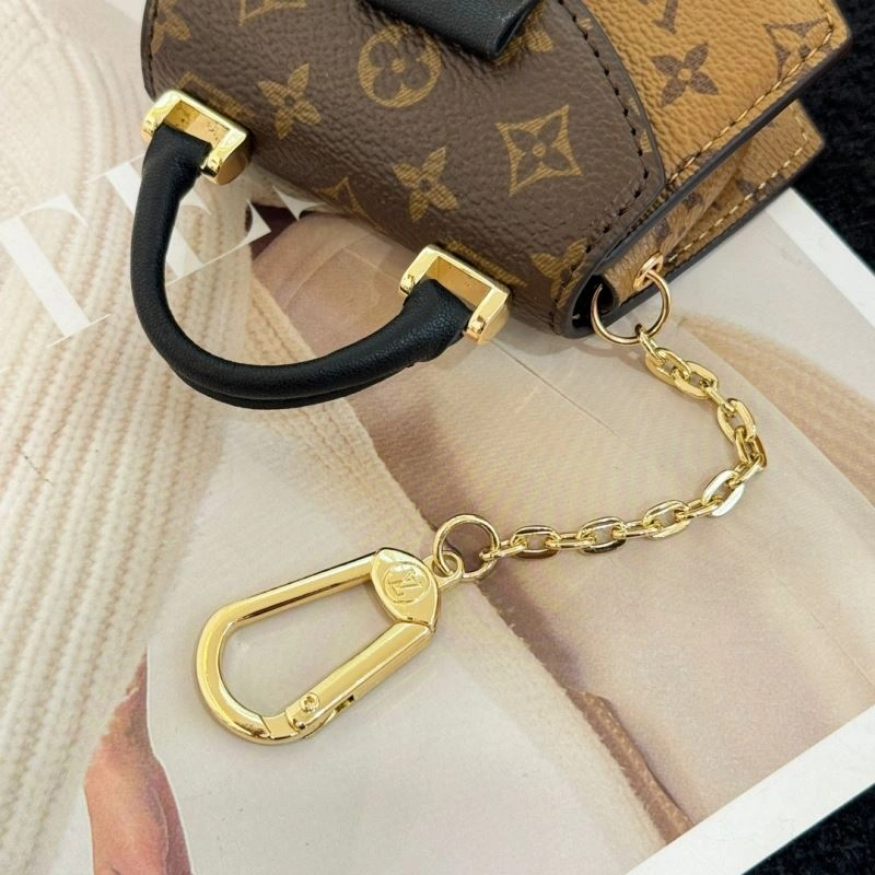 Louis Vuitton Ornaments Effortless 269898