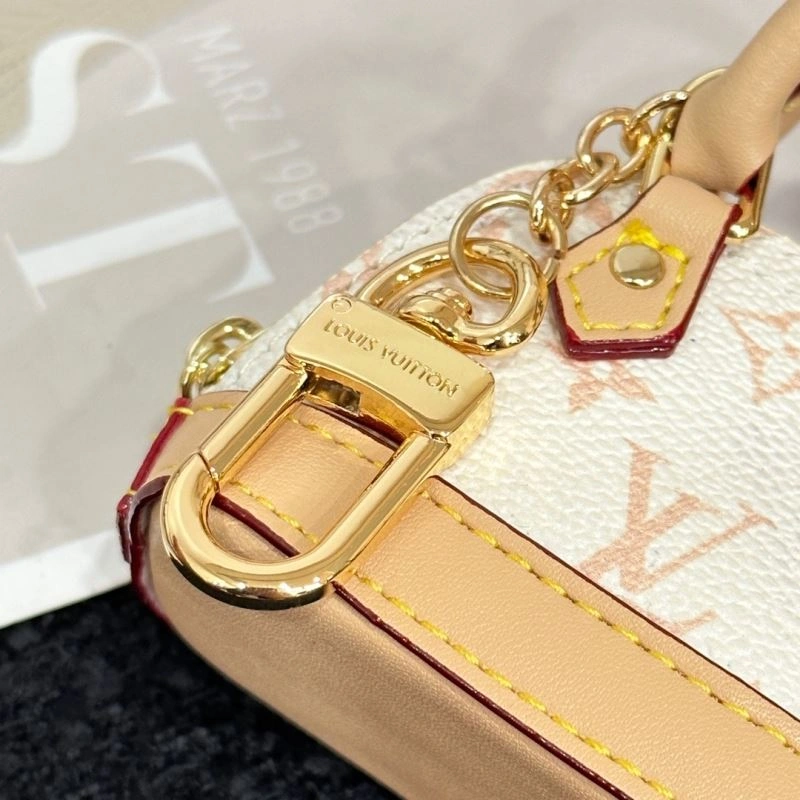 FreshLook Louis Vuitton Ornaments 269683
