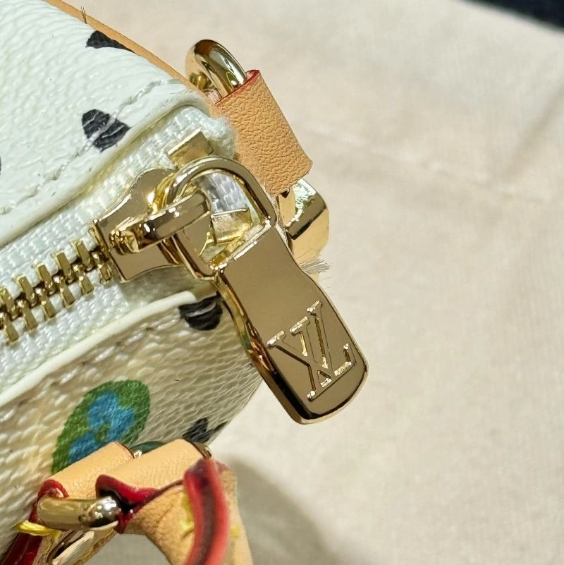 SunProtective Louis Vuitton Ornaments 269377