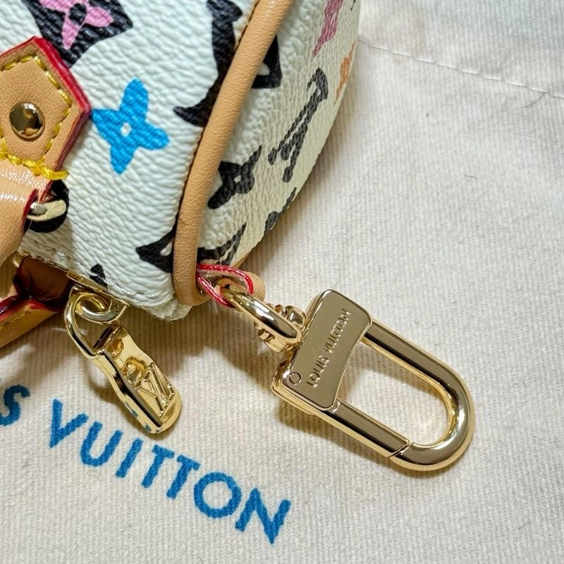 SunProtective Louis Vuitton Ornaments 269377