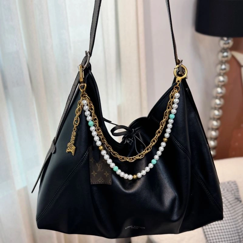 Louis Vuitton Ornaments Modern 269386
