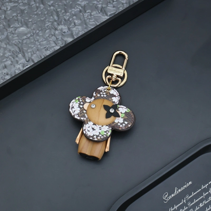 Louis Vuitton Ornaments UrbanChic 269589