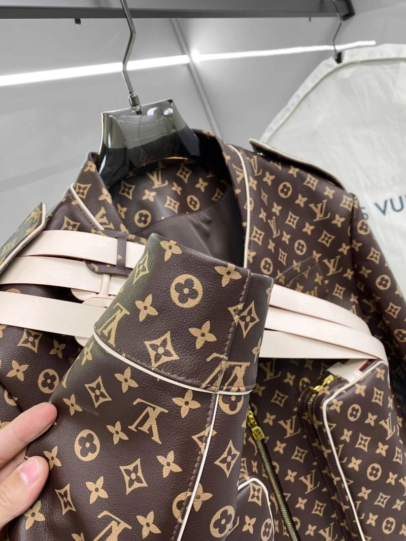 Louis Vuitton Outwear WaterResistant 138823