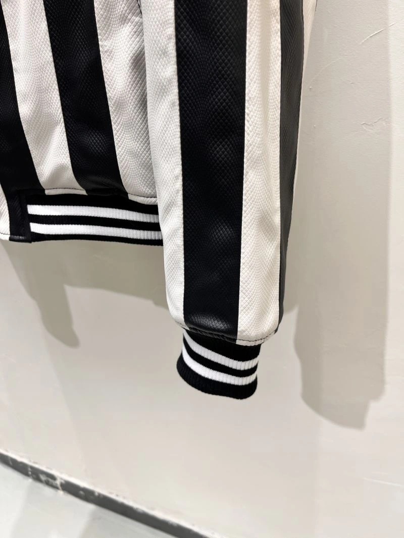 Resilient Louis Vuitton Outwear 138820
