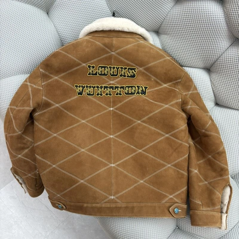 Classic Louis Vuitton Outwear 138819