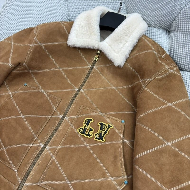 Classic Louis Vuitton Outwear 138819