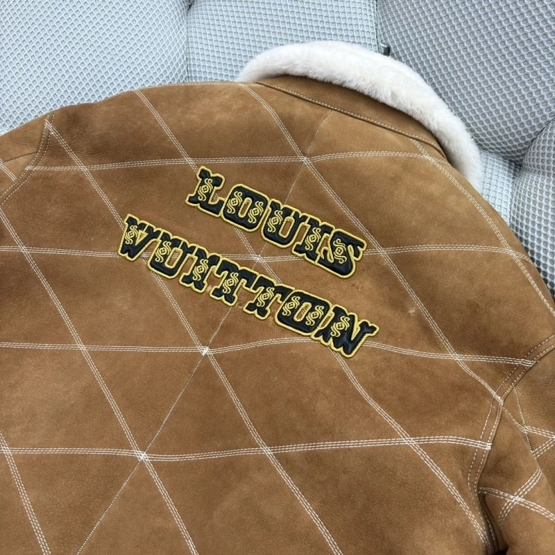 Classic Louis Vuitton Outwear 138819