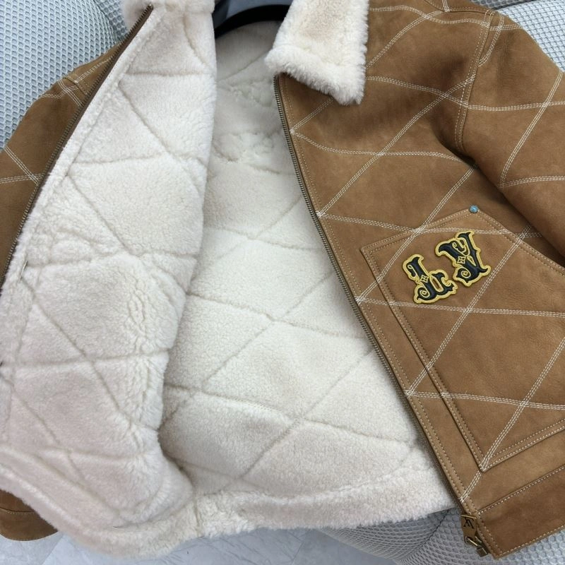 Classic Louis Vuitton Outwear 138819