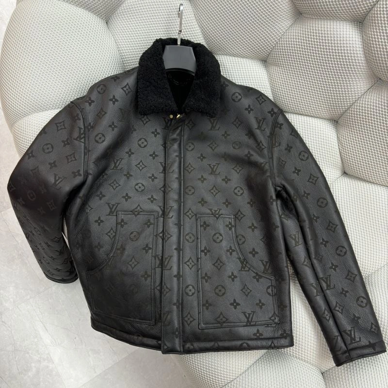 Comfortable Louis Vuitton Outwear 138842