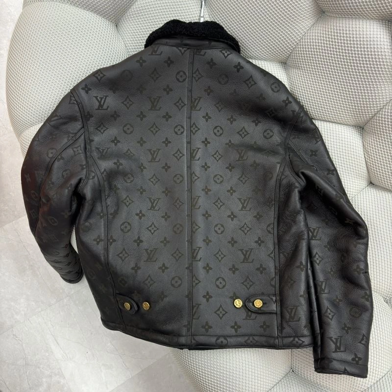 Comfortable Louis Vuitton Outwear 138842