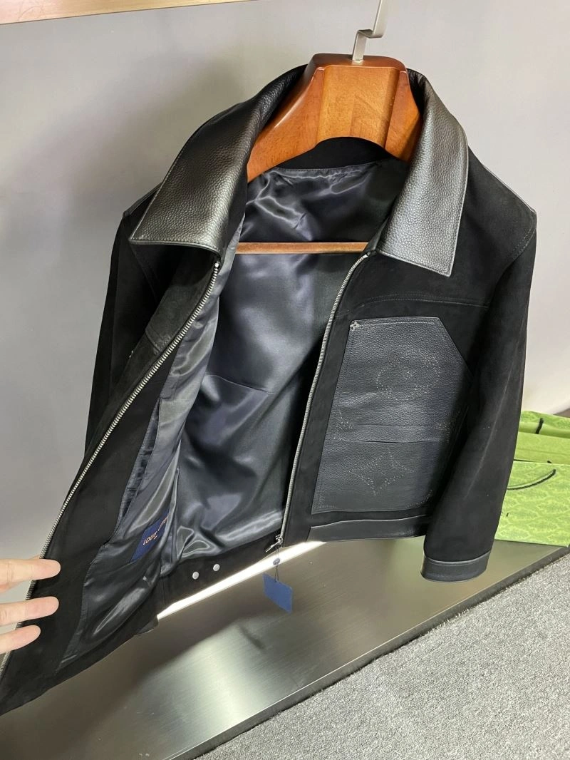 Refined Louis Vuitton Outwear 138809