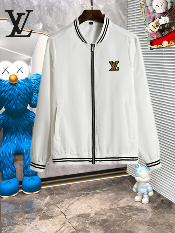 Effortless Louis Vuitton Outwear 132101