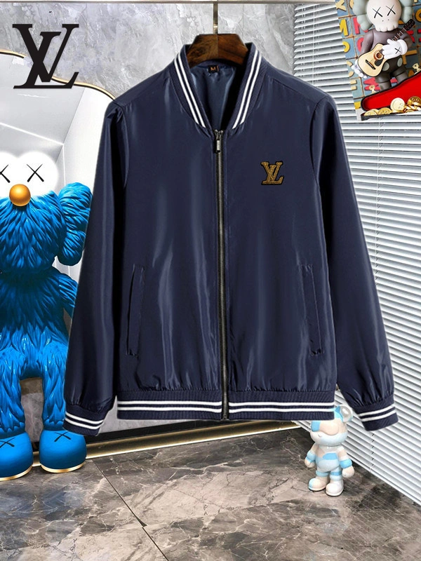 Effortless Louis Vuitton Outwear 132101