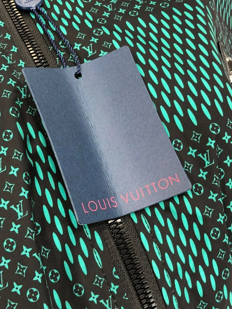 Cozy Louis Vuitton Outwear 132098