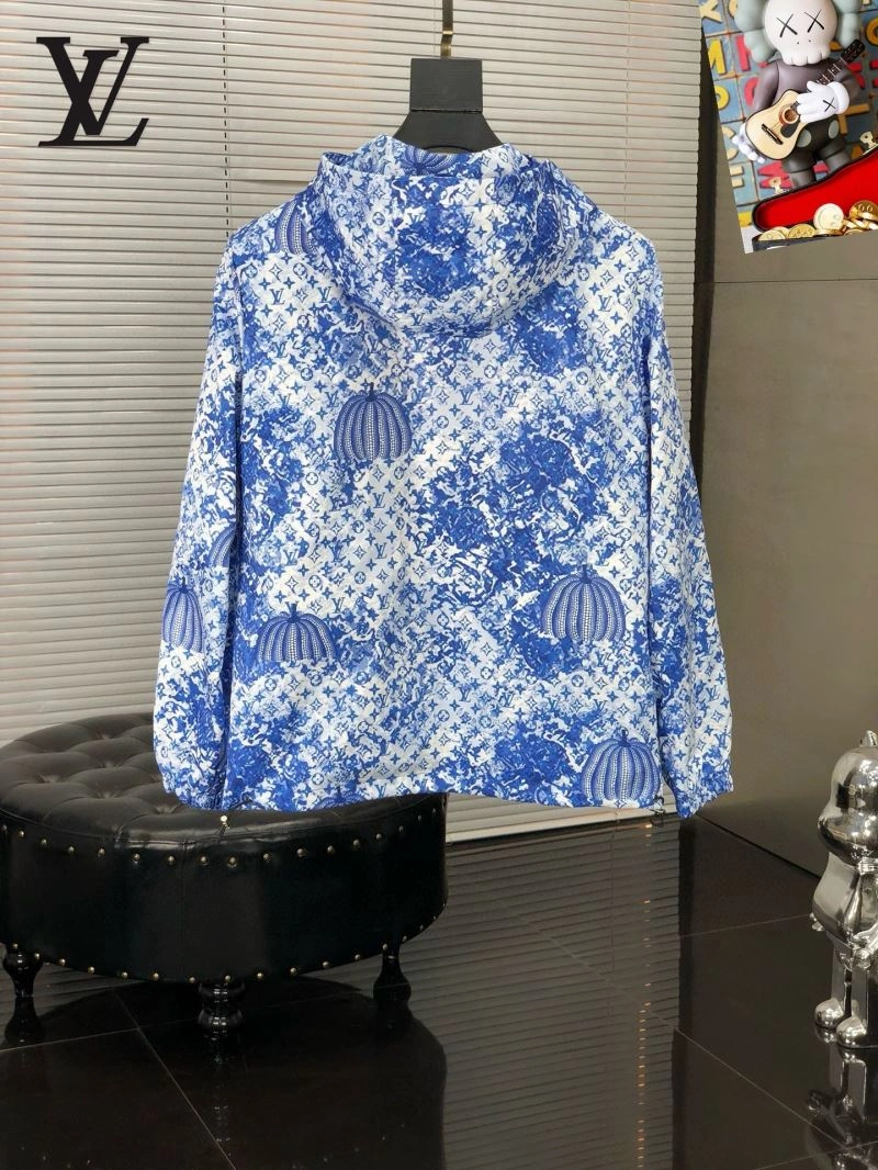 Unisex Louis Vuitton Outwear 132096