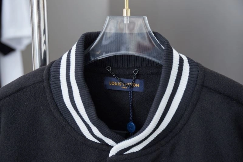 DailyWear Louis Vuitton Outwear 138671