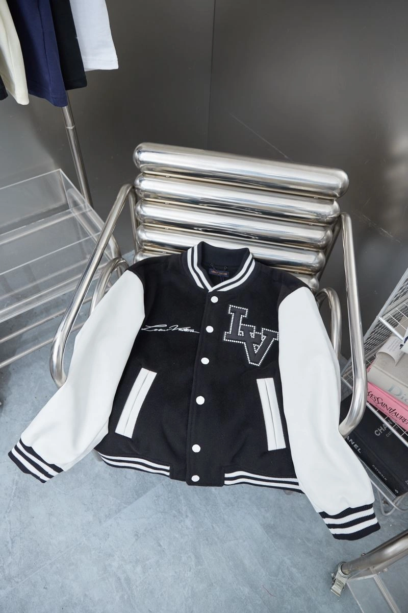 DailyWear Louis Vuitton Outwear 138671