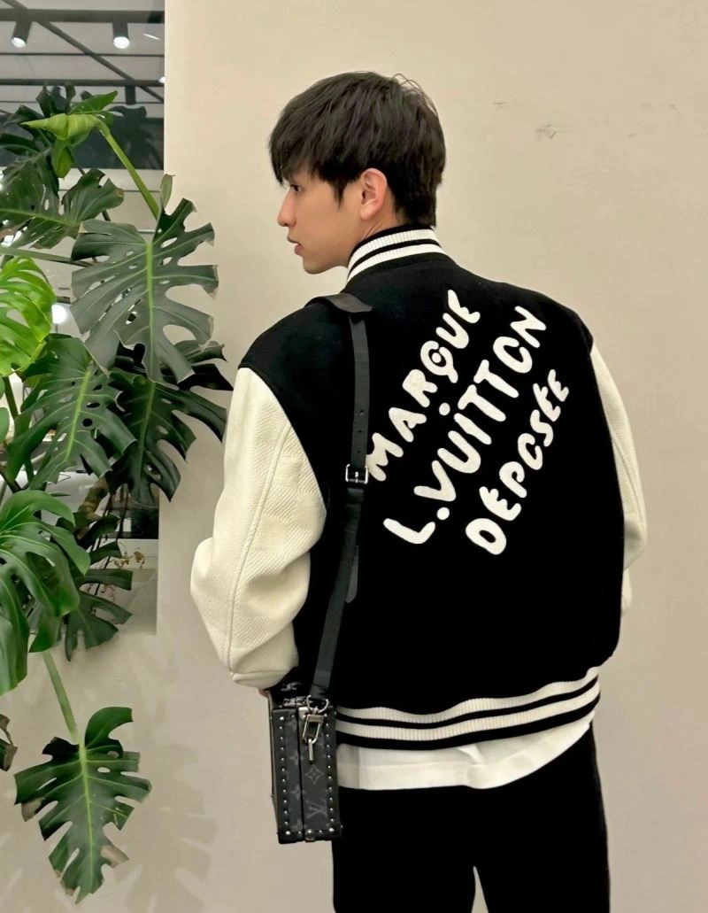 DailyWear Louis Vuitton Outwear 138671