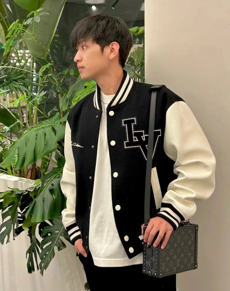 DailyWear Louis Vuitton Outwear 138671