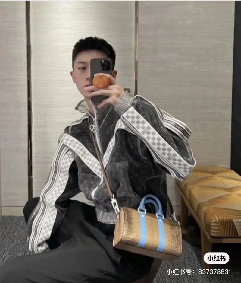 Louis Vuitton Outwear Efficient 138661