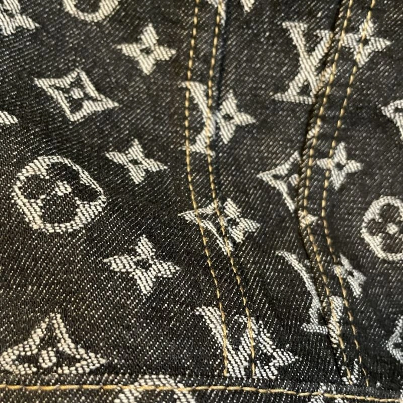 Louis Vuitton Outwear Durable 138654