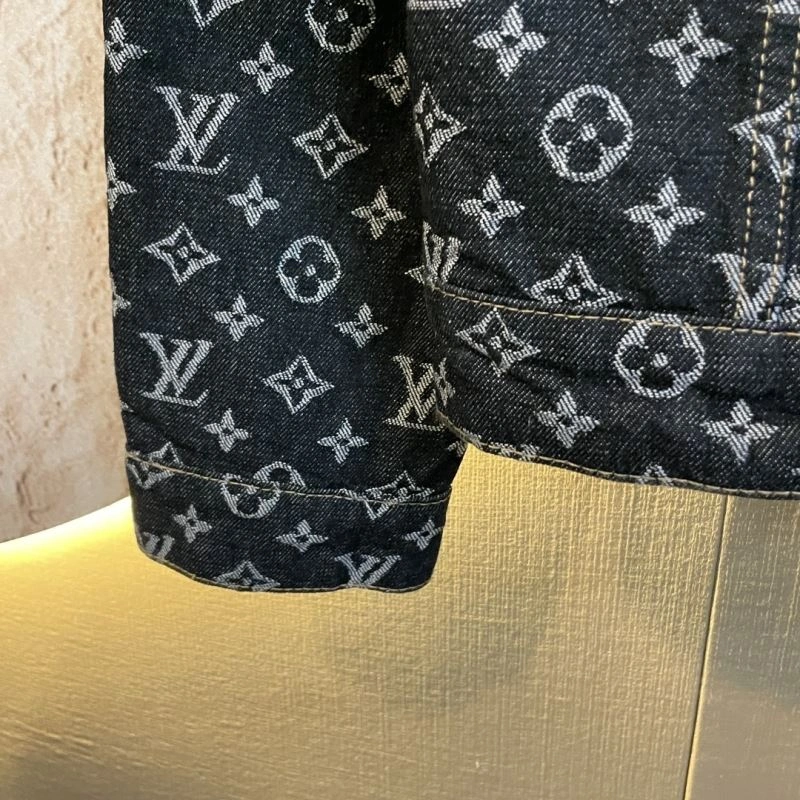 Louis Vuitton Outwear Durable 138654