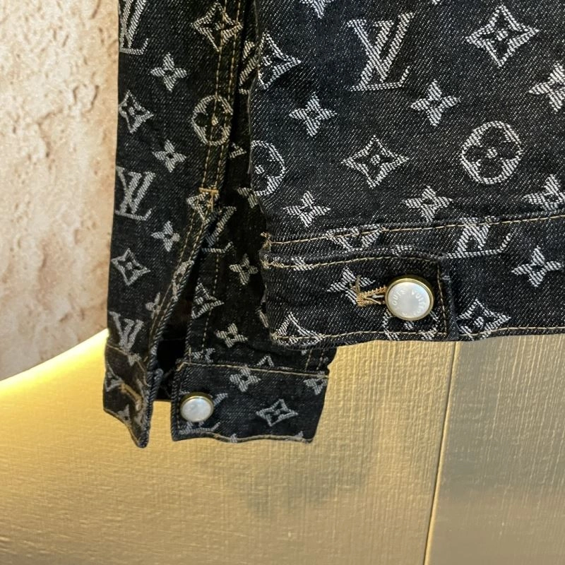 Louis Vuitton Outwear Durable 138654