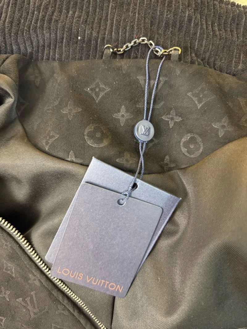 Louis Vuitton Outwear GoAnywhere 138670
