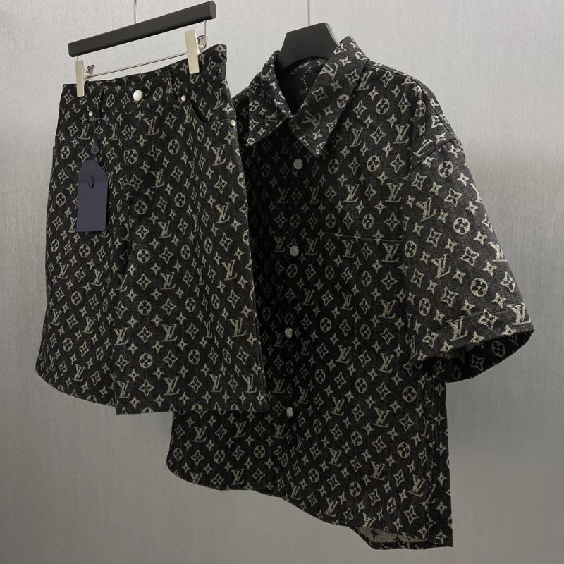 Louis Vuitton Outwear WaterResistant 138645