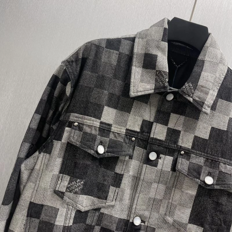 Stylish Louis Vuitton Outwear 138639