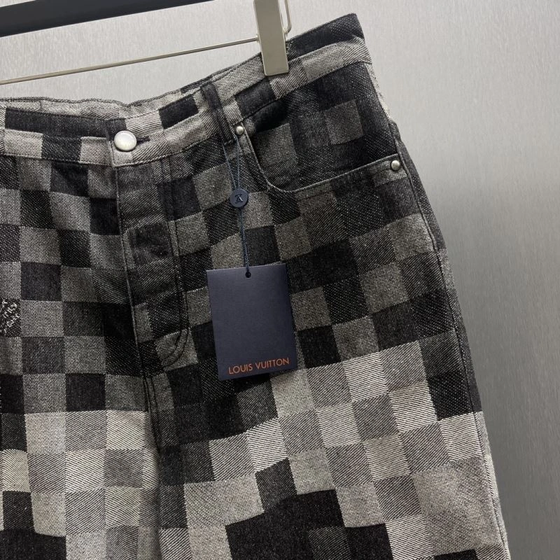 Louis Vuitton Outwear Vibrant 138637