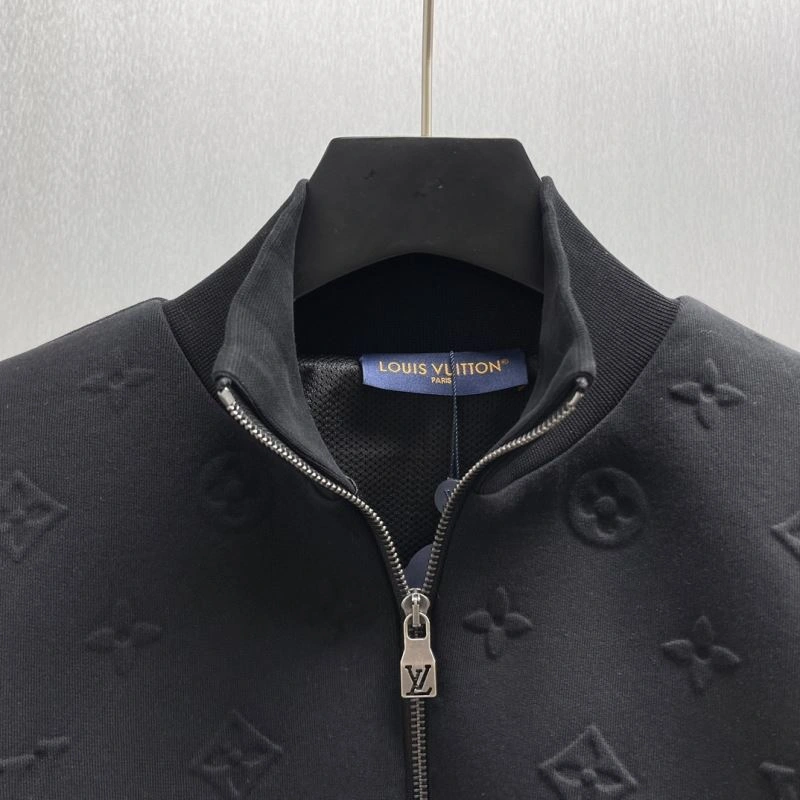 Louis Vuitton Outwear SmoothTexture 138638