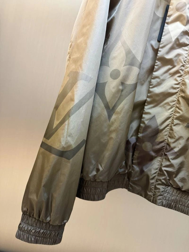WrinkleFree Louis Vuitton Outwear 138636