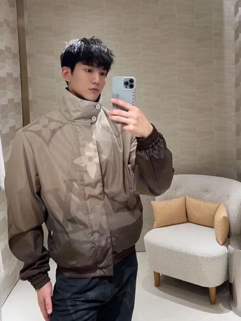 WrinkleFree Louis Vuitton Outwear 138636