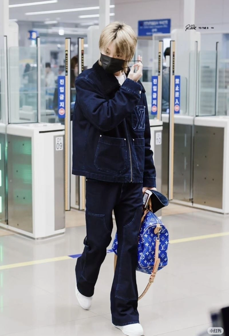 Louis Vuitton Outwear Lightweight 138625