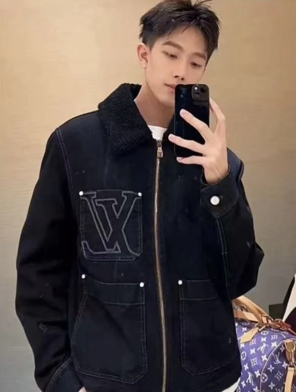 Louis Vuitton Outwear Lightweight 138625