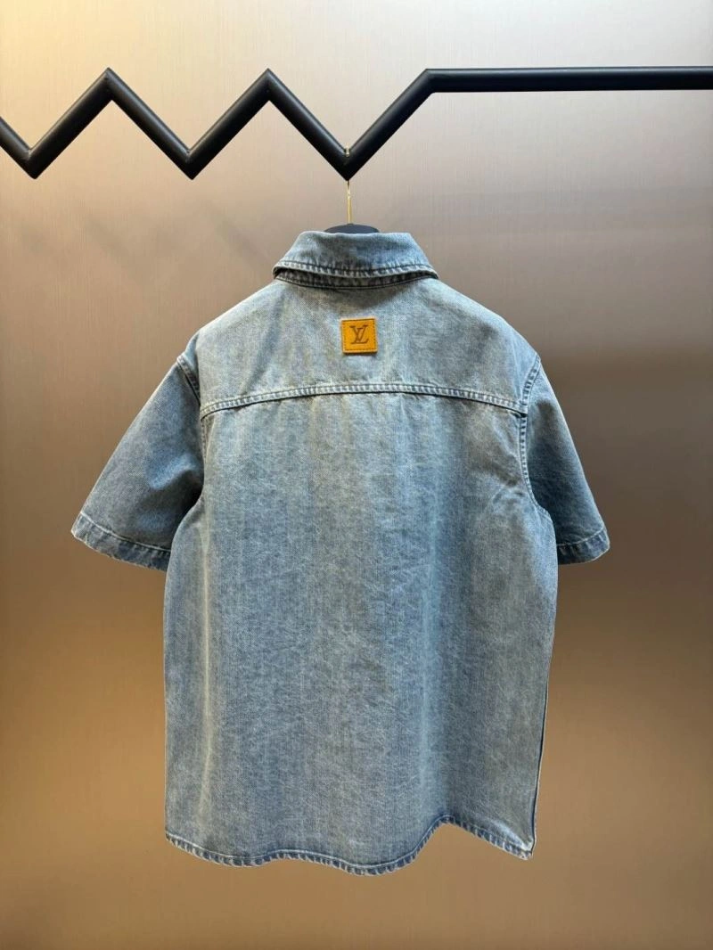 Louis Vuitton Outwear Chic 138623