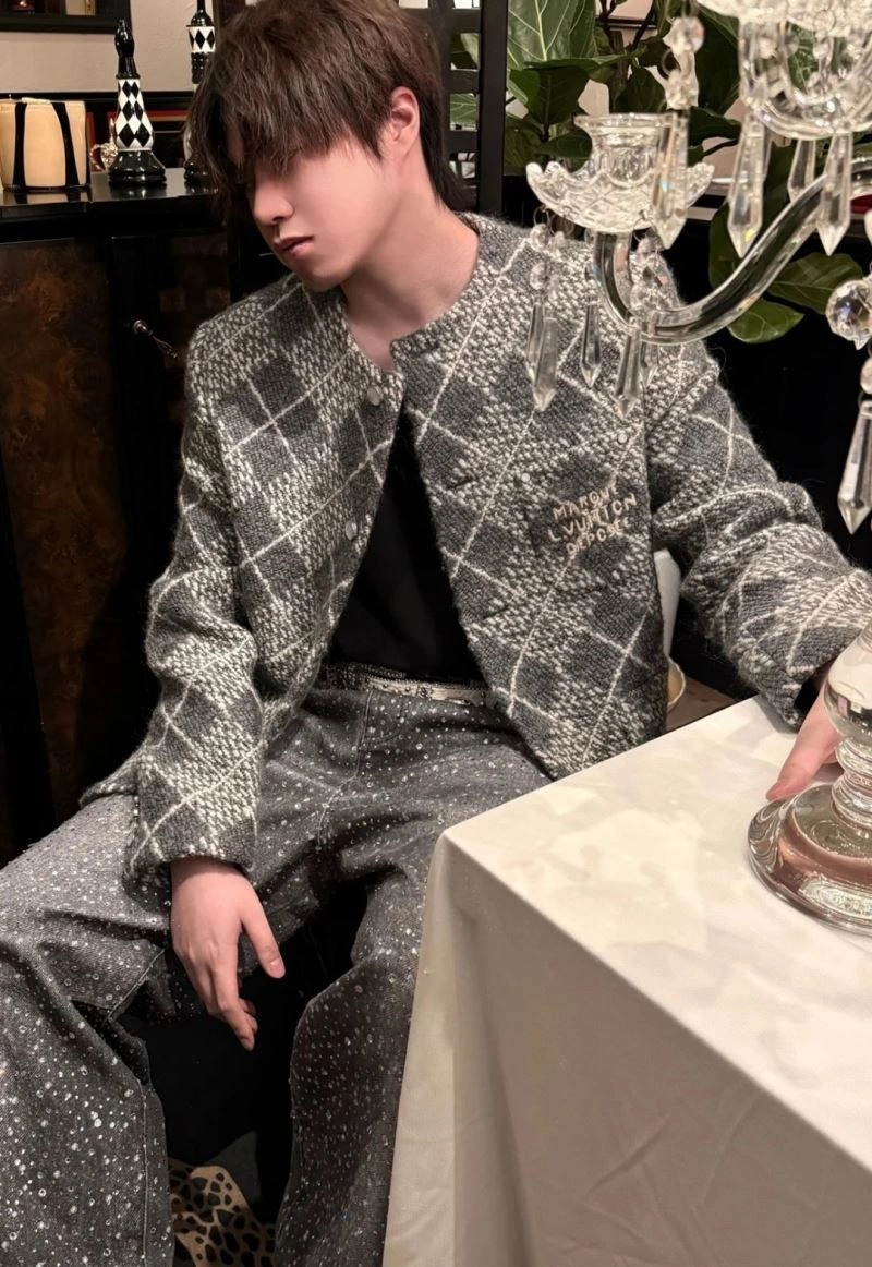 Louis Vuitton Outwear FreshLook 138630