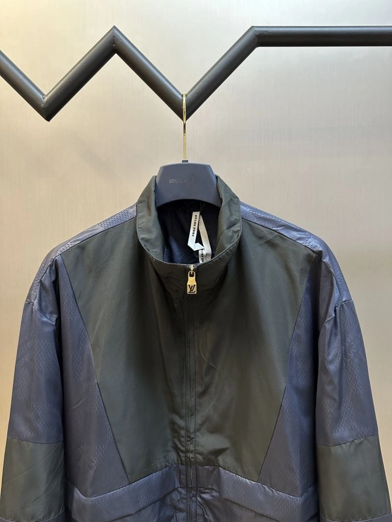 Versatile Louis Vuitton Outwear 138614
