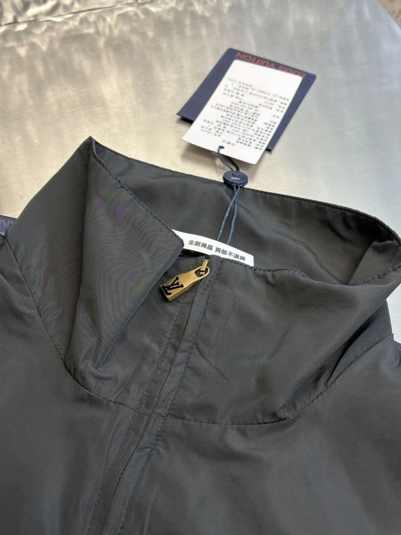 Versatile Louis Vuitton Outwear 138614