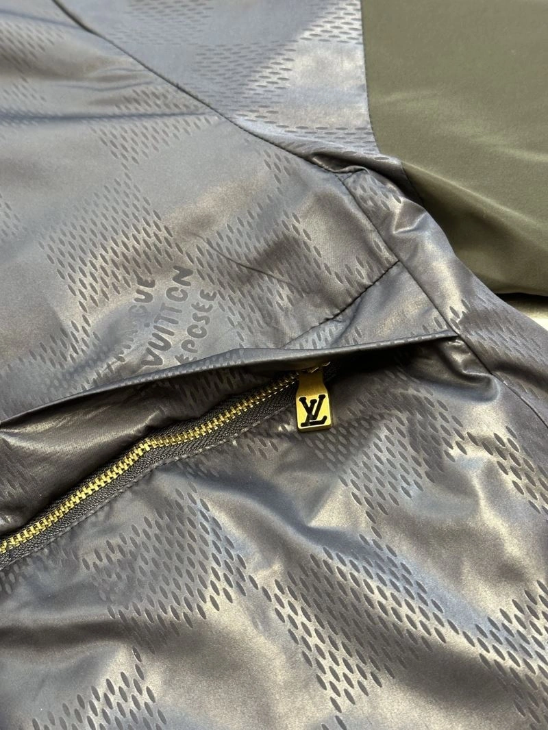 Versatile Louis Vuitton Outwear 138614
