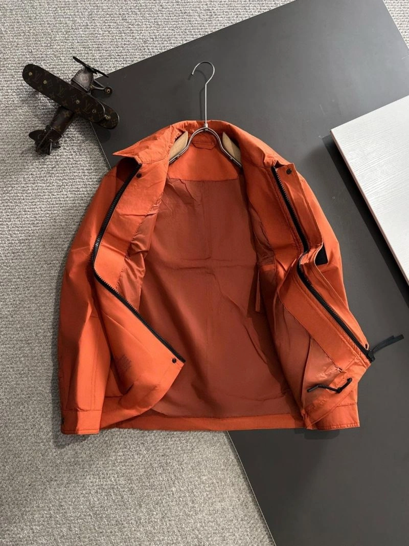 Flexible Louis Vuitton Outwear 138606