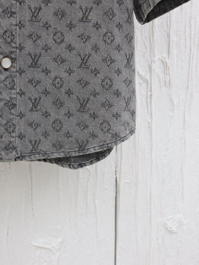 Louis Vuitton Outwear Reliable 138613