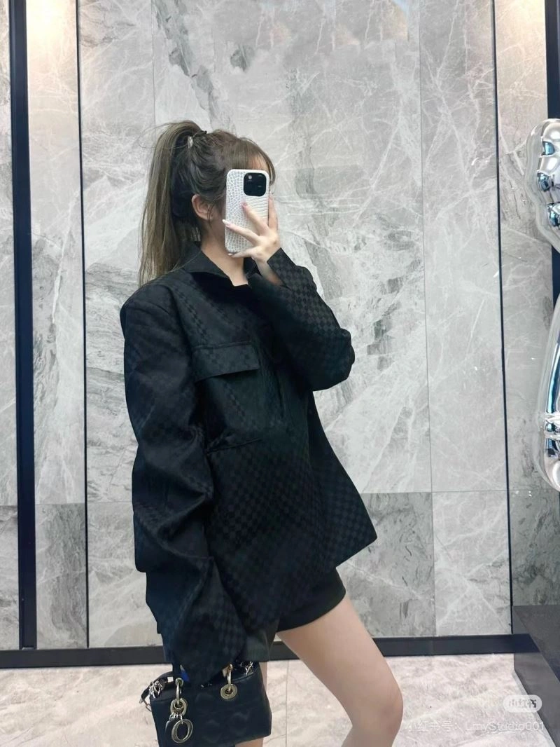 Louis Vuitton Outwear DailyWear 138626